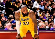 开云体育APP下载-湖人遭遇爵士逆转，詹姆斯高难度单打无济于事的简单介绍