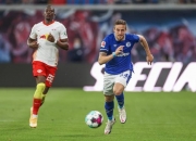 开云APP-沙尔克后卫连续失误，导致球队连败的简单介绍