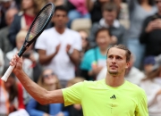 开云体育登录-美国网球队绝杀西班牙网球队，兹维列夫完成帽子戏法的简单介绍