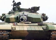 开云足球直播-苍穹对决，当老鹰的利爪划过天山之巅