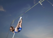 开云体育登录-萨卡之夜，当季后赛舞台亮起，一颗新星正改写联盟的统治法则