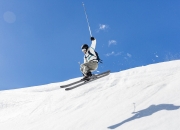 开云体育中国-战术压制与巨星接管，从新疆队到NBA总决赛的胜利密码