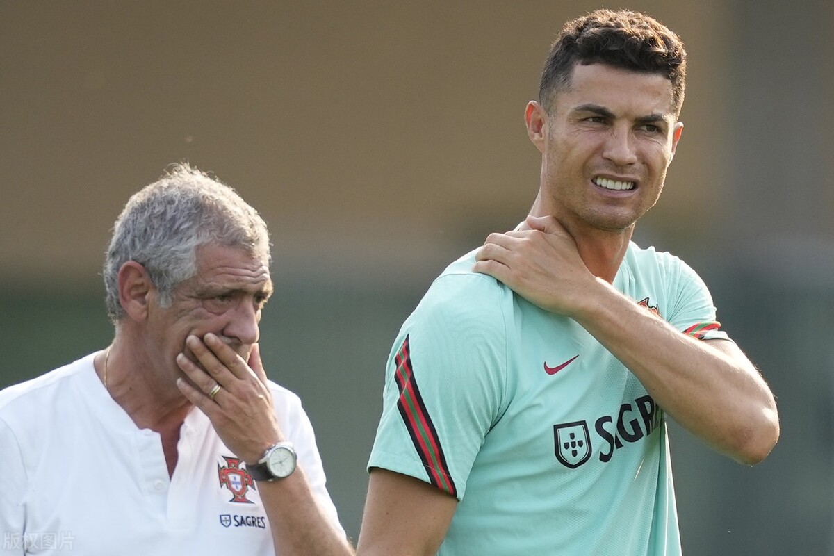 关于巴黎翻盘瑞典，莱万统治全场的信息