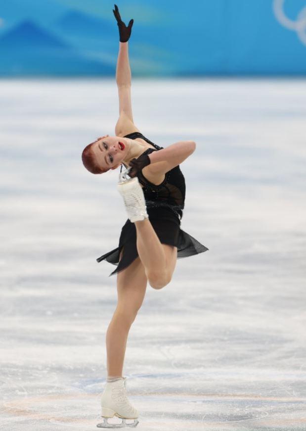 俄罗斯女子花样滑冰选手一触即发