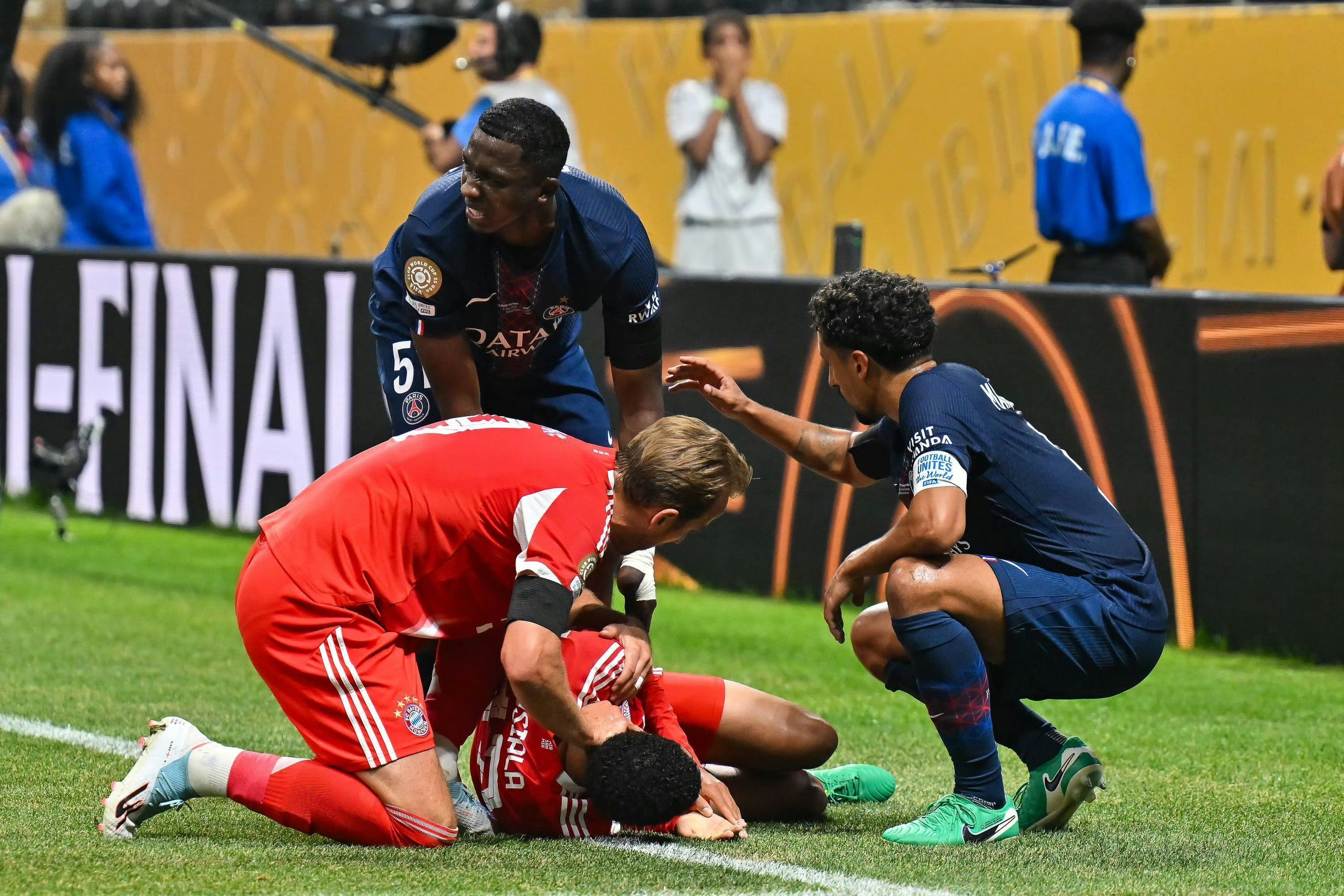 巴塞罗那备战对阵拜仁的半决赛