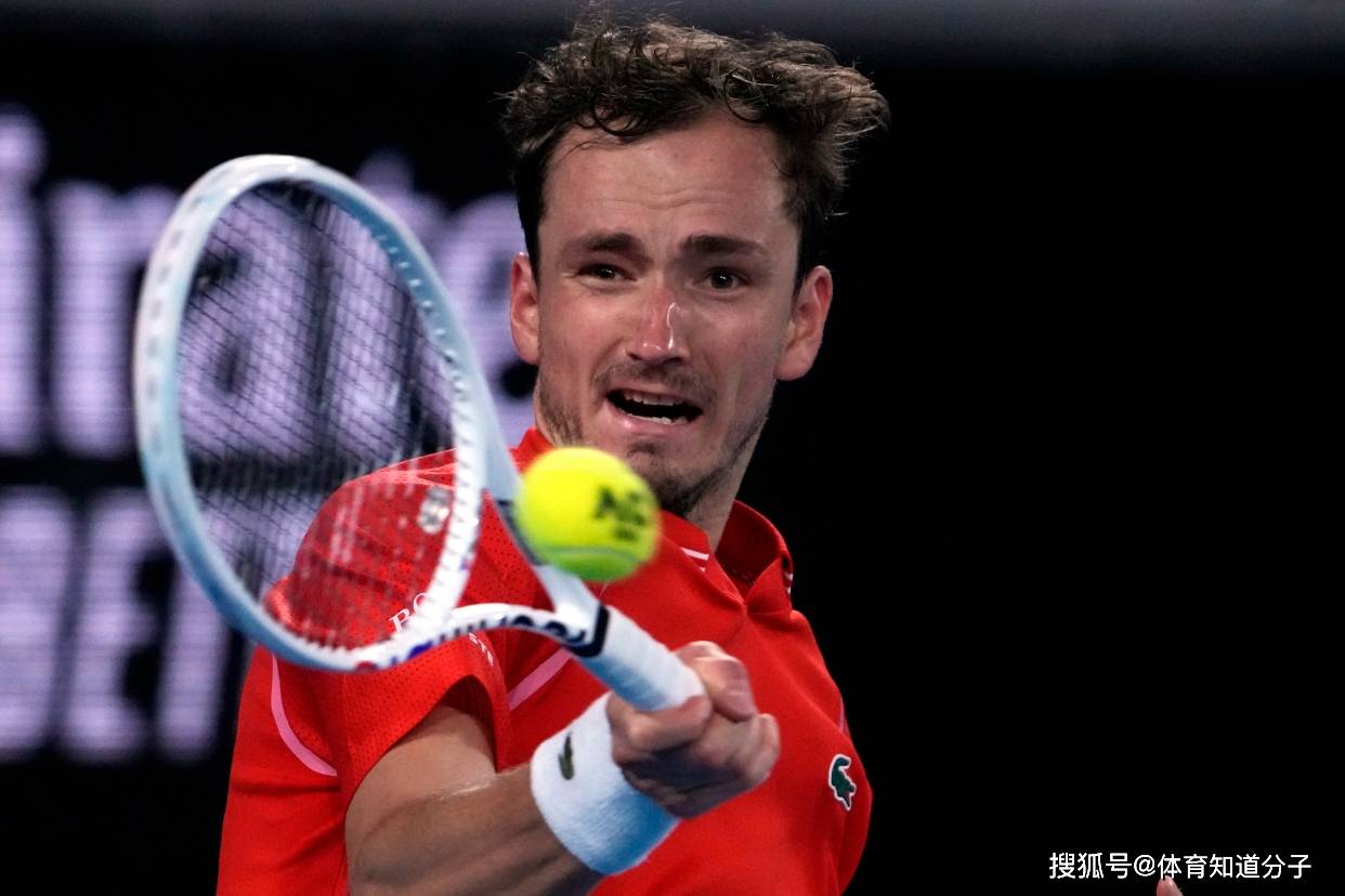 ATP总决赛翻盘拉沃尔杯，梅德韦杰夫惊艳四座