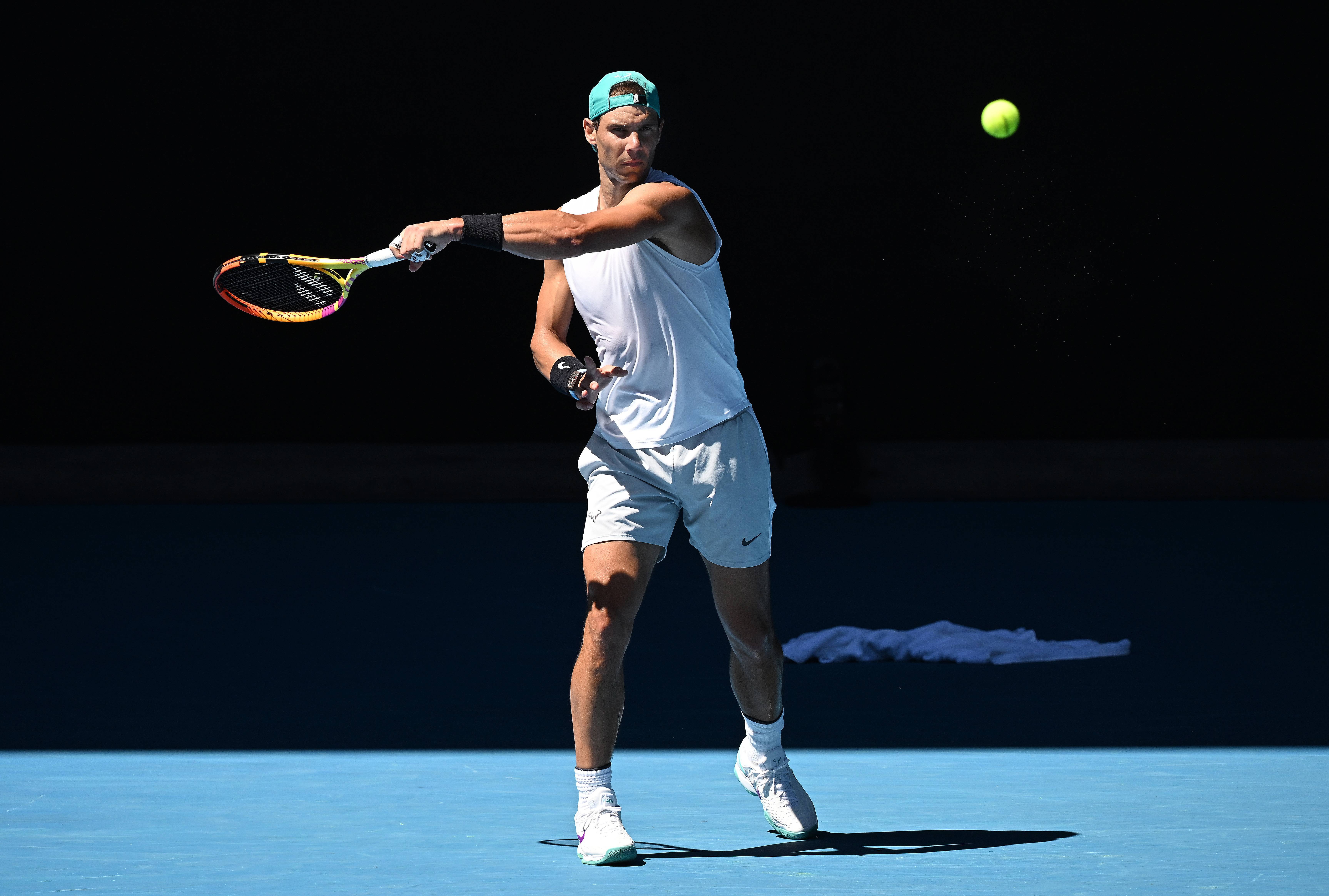 包含西班牙网球队绝地反击世界网球队，纳达尔统治全场的词条