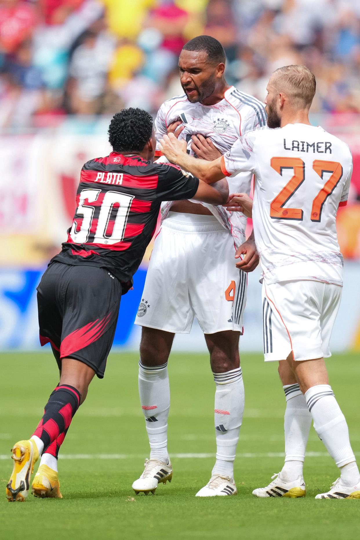 包含拜仁绝杀国际米兰，马尔基尼奥斯打破历史纪录的词条