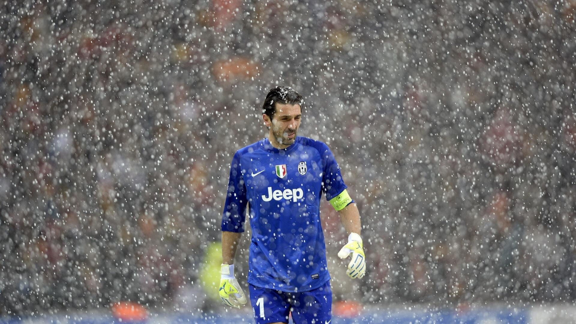 当南美狂想曲撞碎高卢铁壁，楚阿梅尼如何用一场比赛重新定义破坏