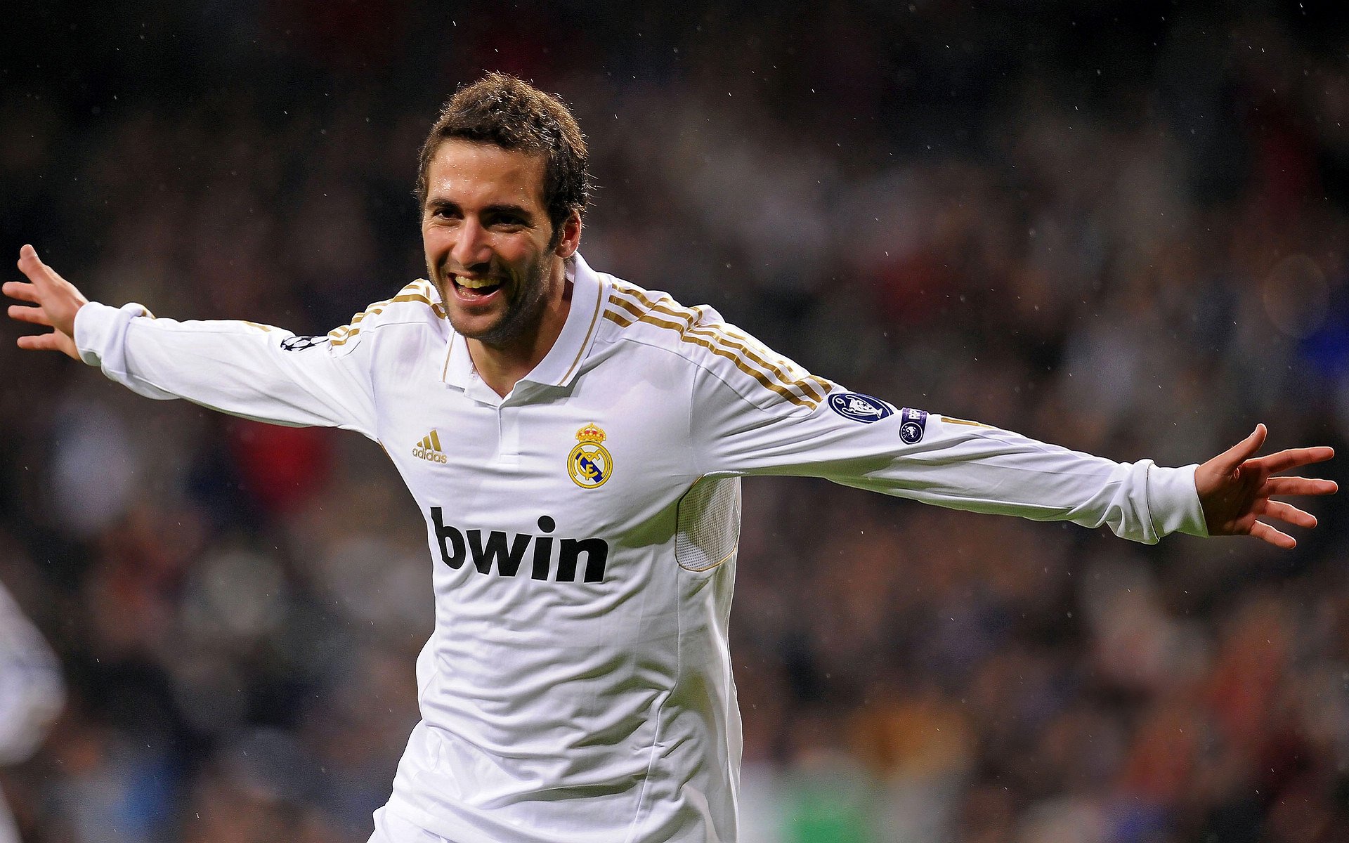 黄喜灿掌控比赛走势，毕尔巴鄂巅峰对决中胜出哥伦比亚