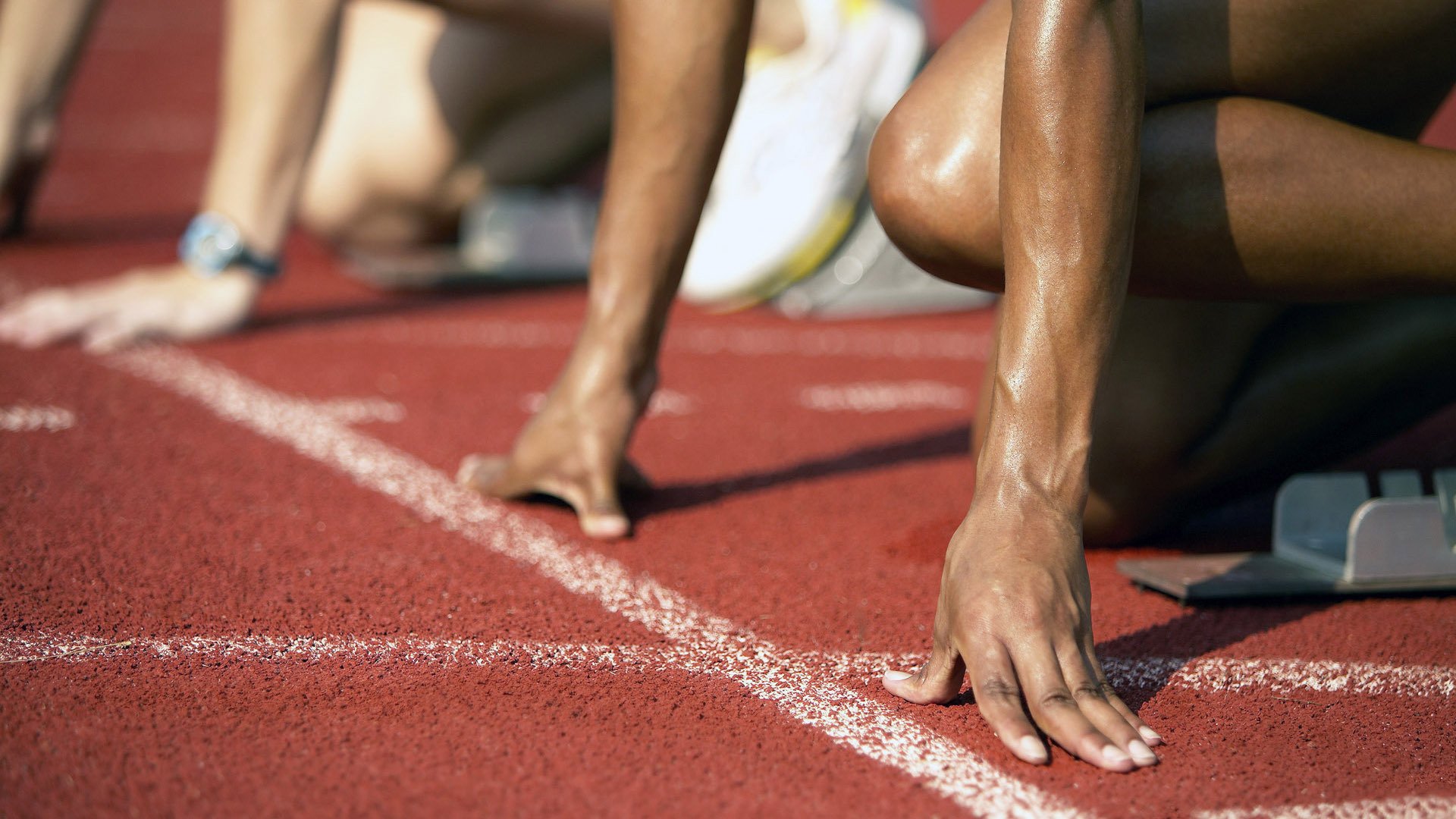 雷霆万钧，F1新赛季揭幕战，一场技术与意志的焦点对决